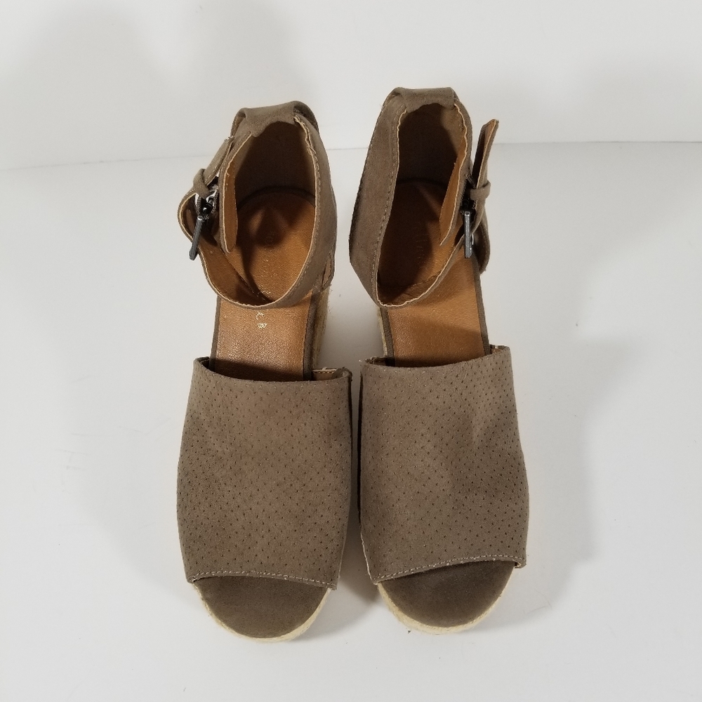 Altard State Sandals Women's 7.5 Marie Dark Taupe Faux Suede Espadrille Wedge